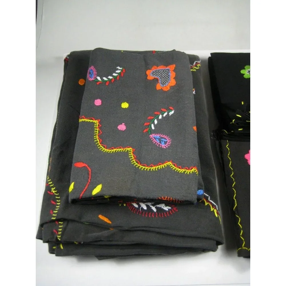 Tablecloth Napkin Set 16 Black Stitching Flowers Floral Cotton 72 x 53 In Stain